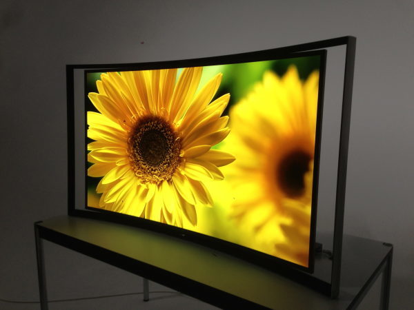 Samsung получила патент на «умный» телевизор, способный изменять свою форму - 1teh.by