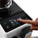 Кофеварки и кофемашины DeLonghi Rivelia EXAM440.35.W