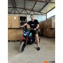 Электросамокаты и электроскутеры VOLT VIPER (черный) Электросамокаты и электроскутеры VOLT VIPER (черный)