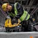Скобозабиватели, гвоздезабиватели, степлеры DeWalt DCN890N (без АКБ) Скобозабиватели, гвоздезабиватели, степлеры DeWalt DCN890N (без АКБ)