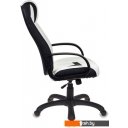 Офисные кресла и стулья Zombie VIKING-8/WH+BLACK (белый/черный)