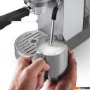 Кофеварки и кофемашины DeLonghi Dedica EC890.M